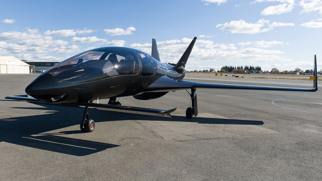 Currently available for pre-order, the Cobalt Valkyrie-X is a piston-engined light aircraft designed by French-born California-based entrepreneur David Loury. 