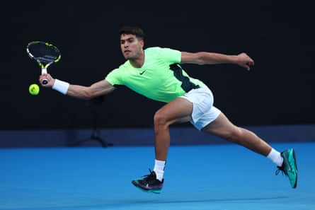 Alex de Minaur defeats Carlos Alcaraz, who is currently ranked as the second best player in the world, in a pre-Australian Open exhibition.