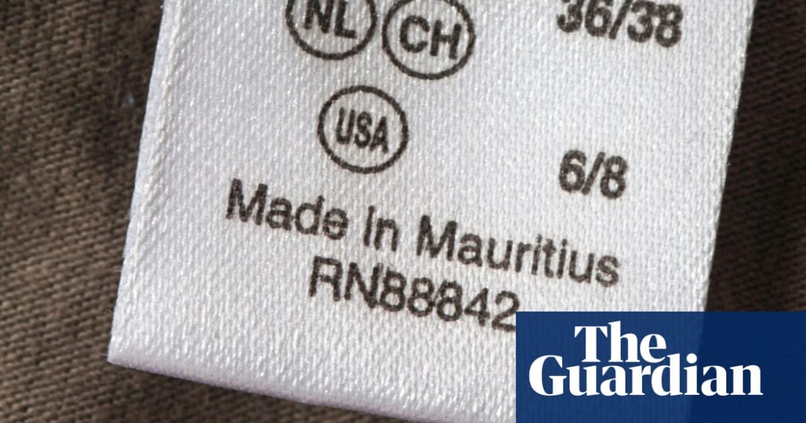 Clothing companies have reached an agreement to provide compensation to employees in Mauritius who work in the garment industry.