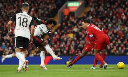 Gakpo’s goal leads Liverpool to a comeback victory over Fulham in the first leg of the Carabao Cup.