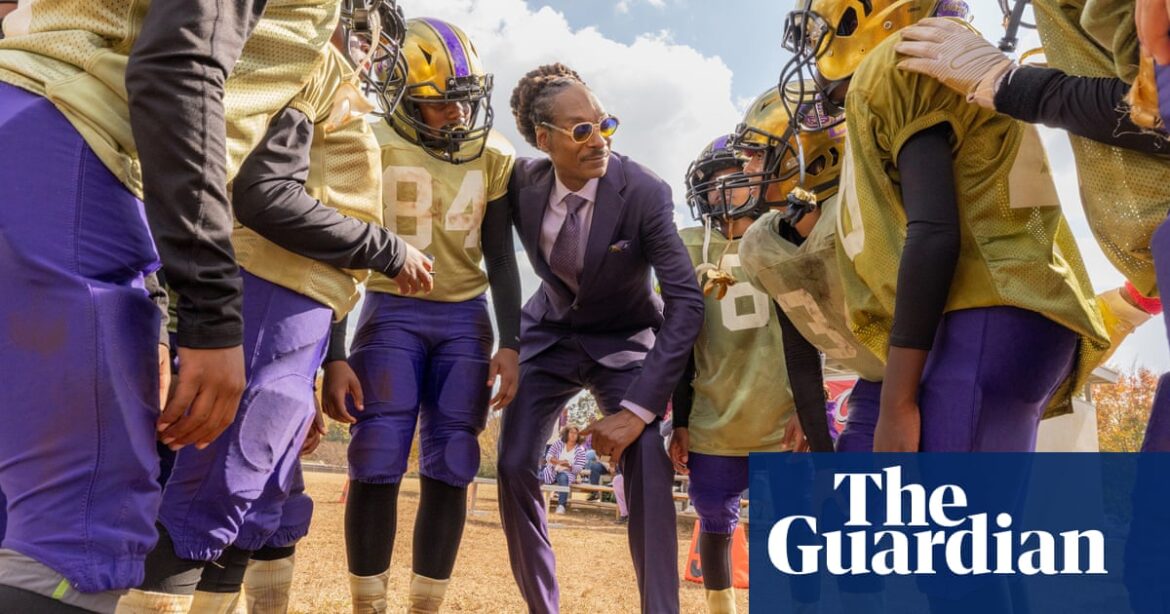In the wholesome sports comedy “The Underdoggs,” Snoop Dogg takes on the role of a coach for a children’s team. The film has received positive reviews.