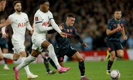 Nathan Aké’s last-minute goal breaks Manchester City’s scoreless streak against Spurs.