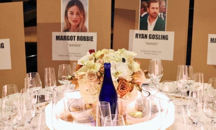 Table settings at the Golden Globes