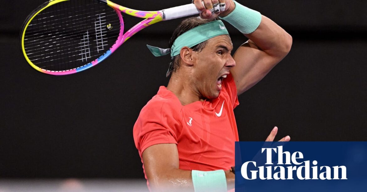 Rafael Nadal, who displayed strong emotions, returns to singles play and defeats Dominic Thiem.