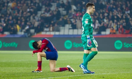 Barcelona’s Pedri and Iñaki Peña react to the 5-3 defeat by Villarreal