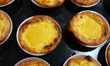 Too much of a good thing? … some freshly cooked pastéis de nata.