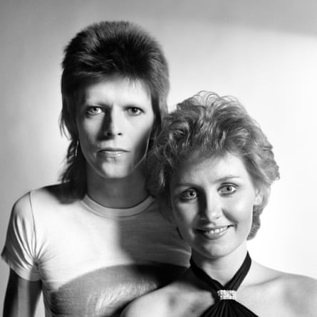 David Bowie and Lulu in the Daily Mirror studio, 27 December 1973.