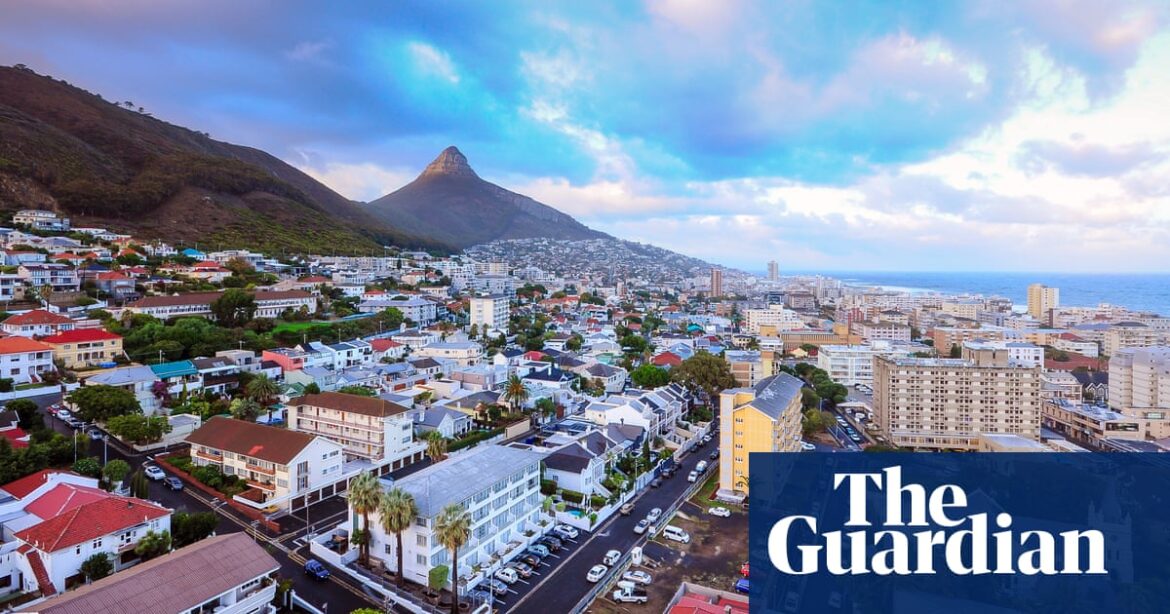The city of Cape Town was inundated with an unbearable smell coming from a vessel transporting 19,000 cows for export. This caused widespread shock and disgust.