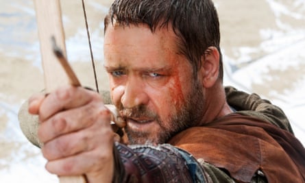 Why Russell Crowe Filmed Robin Hood for a Month Despite Having Two Broken Legs: The Dedication to Art