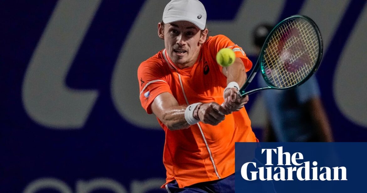 Alex de Minaur dominates Casper Ruud to retain his title at the Mexican Open.