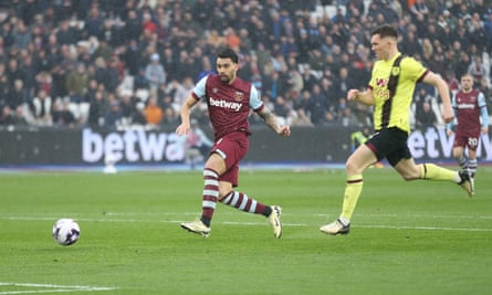 Danny Ings scores crucial goal during extra time to secure a draw for West Ham against Burnley.