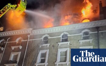 Over 100 people were evacuated and approximately 11 were injured due to a fire in South Kensington.