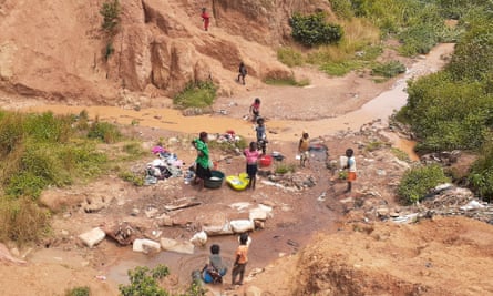 ‘Staggering’ rise in women with reproductive health issues near DRC cobalt mines – study