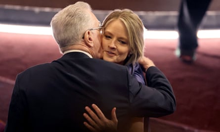 Jodie Foster and Robert De Niro embrace before the Oscars show.