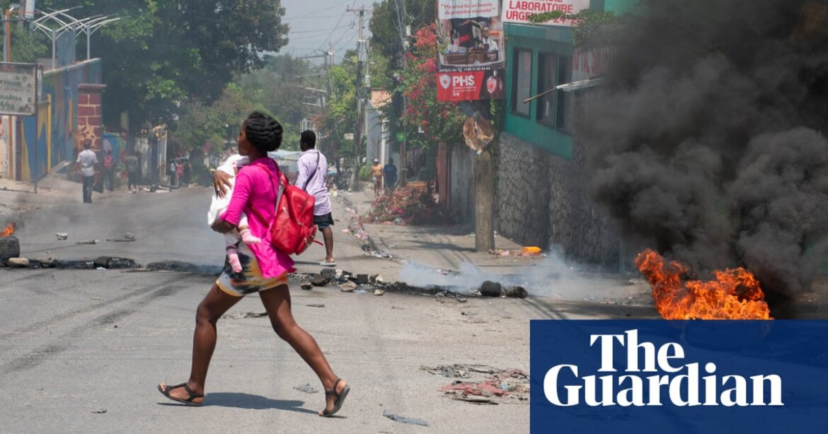 The United States has begun evacuating citizens via helicopter from Haiti due to the outbreak of violence in affluent neighborhoods.