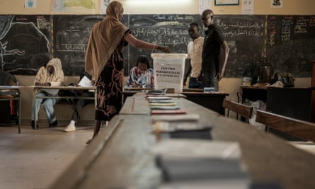 A woman casts her ballot during Senegal’s presidential elections in Dakar