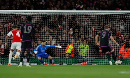 Trossard keeps Arsenal hopes alive with equaliser against Bayern Munich