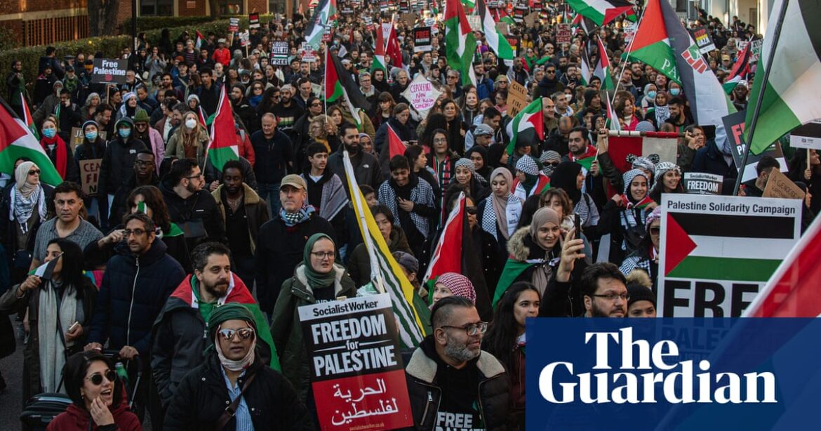 UK teachers defy minister to back pro-Palestine motion