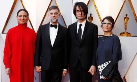 At the 2018 Academy Awards, where his music for Phantom Thread was nominated for Best Original Score. (l to r) Maya Rudolph, Paul Thomas Anderson, Jonny Greenwood and Sharona Katan.