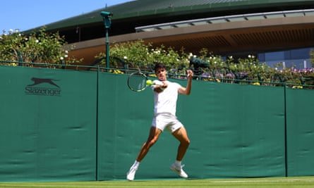Carlos Alcaraz trains for Wimbledon
