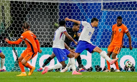 Netherlands denied Simons winner by VAR as France rest Mbappé in dull draw