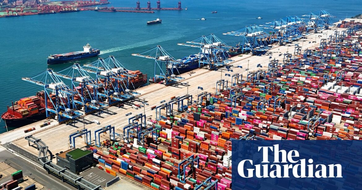 China posts record trade surplus as foreign importers rush to beat tariffs