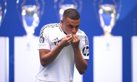 Kylian Mbappé fulfils his Real Madrid destiny and 80,000 fans welcome him