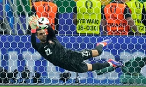 Portugal’s penalty prowess sees them progress and France do just enough – Football Daily