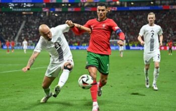 The Ronaldo show is unstoppable and reduces others to bit-part players | Jonathan Wilson