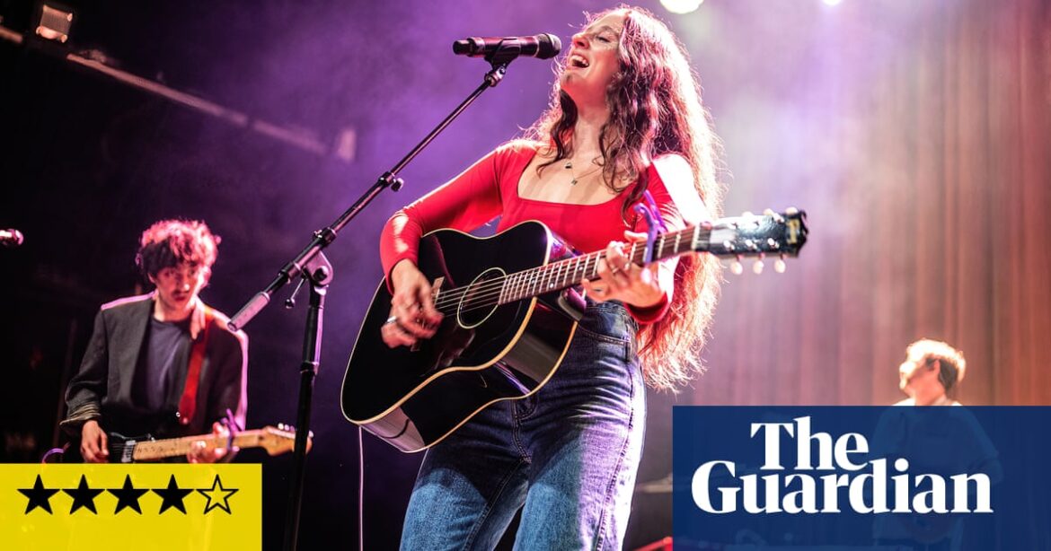 Waxahatchee review – warm, rousing anthems about embracing change