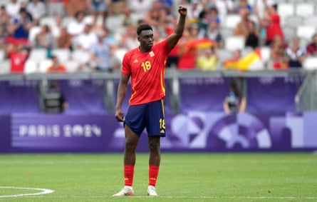 Samu Omorodion in action for Spain at the Olympics.