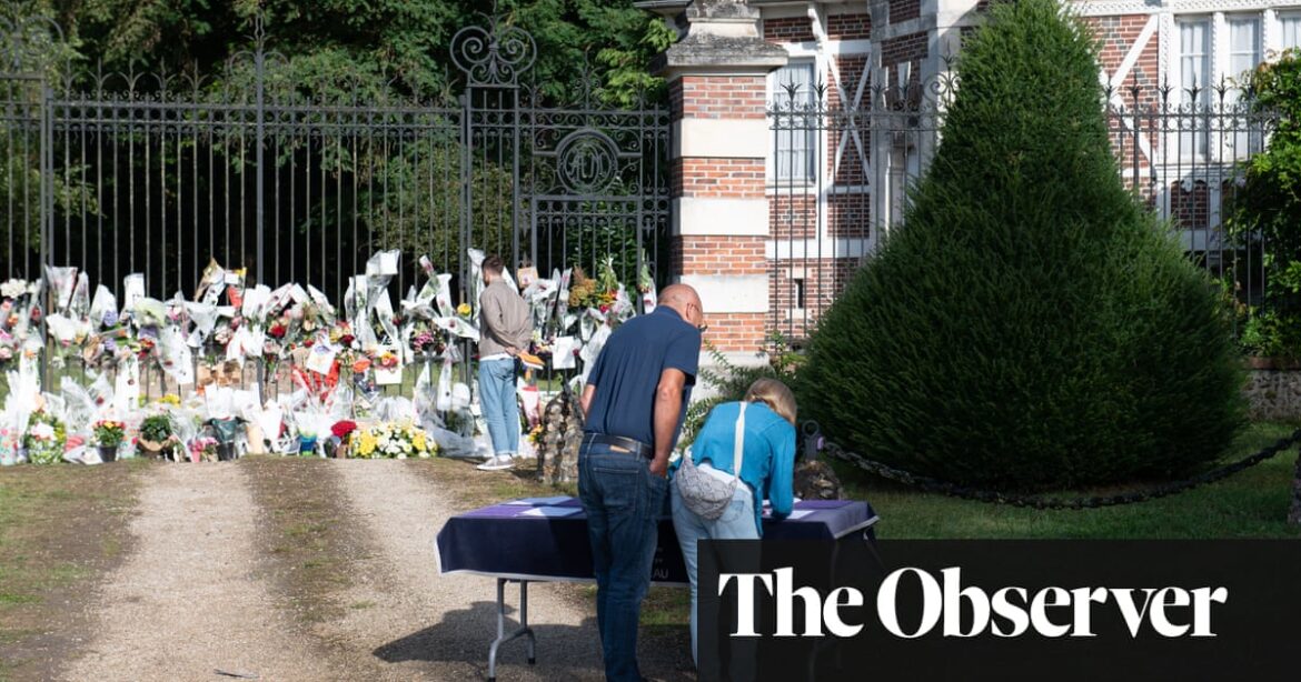 Alain Delon buried in ‘strictest privacy’ in grounds of his estate