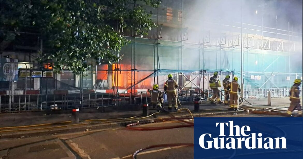 London fire: hundreds of firefighters attend Dagenham blaze at block of flats