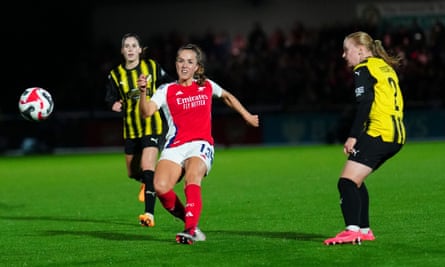 Arsenal reach Champions League group stage as Beth Mead inspires Häcken rout