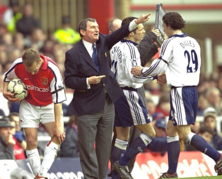 Tottenham Hotspur’s caretaker manager David Pleat dishes out instructions during the March 2001 North London Derby against Arsenal