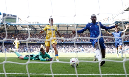 Eberechi Eze’s brilliant strike earns Crystal Palace a point at Chelsea