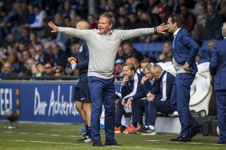 Henk de Jong giving instructions from the sidelines for De Graafschap in 2018.