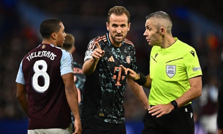 Bayern Munich’s Harry Kane (centre) endured a frustrating night in front of goal.