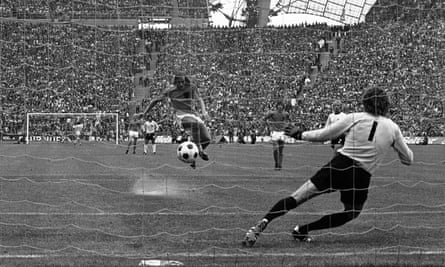 Johan Neeskens scores from the penalty spot past Sepp Maier to give the Netherlands the lead against West Germany in the 1974 World Cup final.