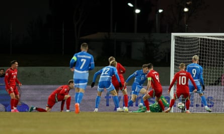 Johnson on target again but Iceland hit back to rescue draw against Wales