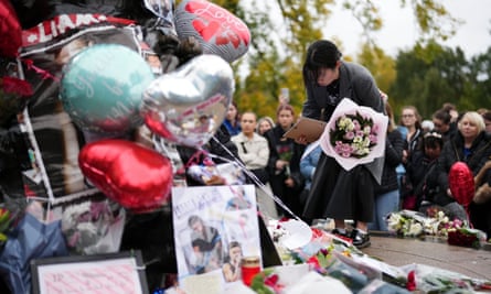 Liam Payne fans gather at vigils for singer around the world