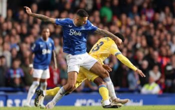 Perfect 10: Dwight McNeil’s move inside gives Everton vital potency