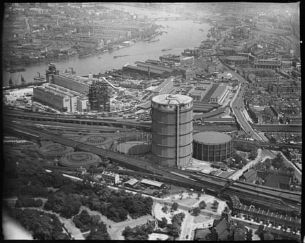 Pioneering aerial photographer’s pictures show England of the 1930s