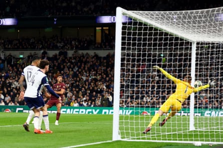 Matheus Nunes scores for Manchester City.