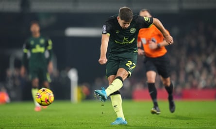 Harry Wilson’s stoppage-time double hands Fulham late win over Brentford