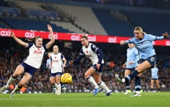 Khadija Shaw hat-trick fires Manchester City to emphatic WSL win over Spurs