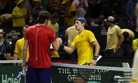 Alex de Minaur congratulates Taylor Fritz on his win