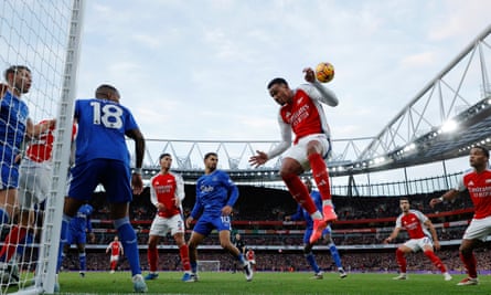 Arsenal’s title hopes take another knock after goalless draw against Everton