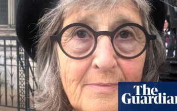 Elderly activist to spend Christmas in prison because tag does not fit