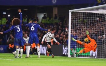 Fulham halt Chelsea’s title push after Muniz seals last-gasp comeback win